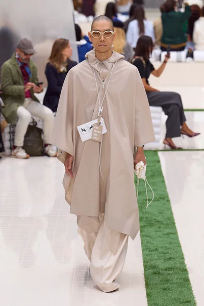 Look 46